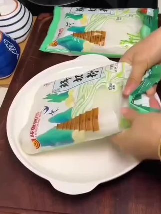 鲜河粉250g*袋鲜切湿河粉现做现发开袋即煮方便速食炒河粉#河粉 #鲜切 #河粉 #现做 #现发