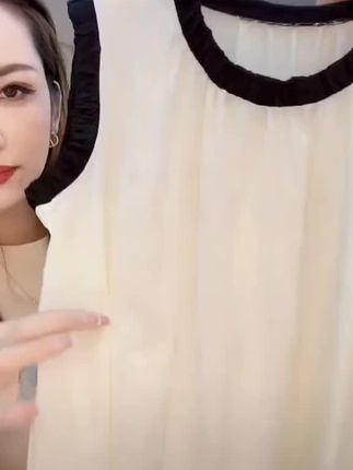 【爆款】新款夏季花苞无袖背心女款上衣宽松冰丝凉爽休闲显瘦外穿好看8924#温柔风穿撘 #宽松有范 #冰丝面料 #显瘦遮肉 #无袖背心 @DOU+上热门