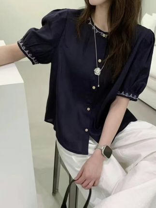 首先要开心,剩下无所谓。#夏季穿搭 #夏天该有的样子 #简约穿搭