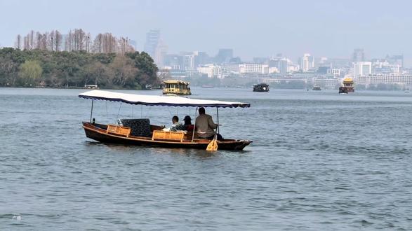 春暖花开来杭州游玩,怎能不看一场印象西湖‼️#万物皆可卷春味 #宠爱老己从头开始 #随手一拍都是春日大片 #印象西湖 #最忆是杭州
