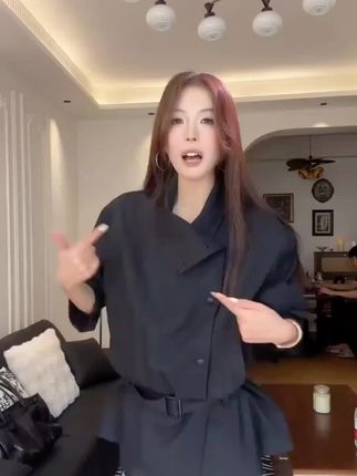 韩系英伦风连帽短款风衣外套女秋冬季高级感收腰显瘦宽松廓形上衣 #高级穿搭 #高级感穿搭 #通勤搭配 #韩系穿搭