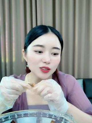 阿美推荐湖南酱板鱼有香辣和爆辣两种口味,大人小孩子都喜欢吃!#湖南酱板鱼 #酱板鱼 #嘎嘎好吃 #湖南特产 @DOU+小助手 @抖音创作小助手 @抖音小助手 @DOU+上热门