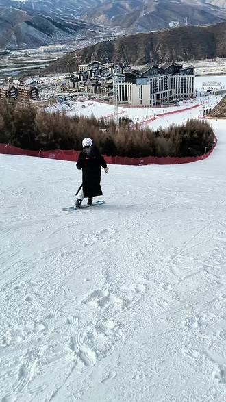 棋局成败,不在一招,在招招;人生精彩,不在一朝,在朝朝。#带队日常 #滑雪 #教练的日常