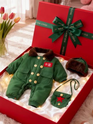 当妈后,心好像被分成了无数份,全系在孩子身上。 孕期怕他发育不好,出生后怕他冻着饿着,会爬了怕磕碰,会走了怕走丢,上幼儿园怕他不合群、被欺负,上学了又怕他跟不上、压力大…… 每天盯着他吃饭,希望他多吃点长得壮,可真吃多了又怕积食;盼着他快长大懂事,可真见他个子蹿起来、有了自己的小想法,又偷偷难过“我的小宝贝怎么突然就长大了”。 他哭的时候我心疼,他笑的时候我比他还开心,明明自己还是个需要被照顾的人,却因为“妈妈”这个身份,变成了无所不能的超人,只希望我的男孩/女孩,能平安、快乐地长大就好。#萌宝穿搭 #可爱萌娃 #宝妈分享 @抖加🔥上热门🔥dou+🔥热点宝 @抖加上热门