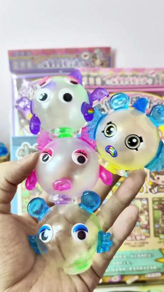 发现一款新奇有趣的小玩具,可以让孩子自己DIY出QQ弹弹的波波球小怪物,孩子一玩就停不下来。#新奇特玩具 #新奇特创意 #儿童玩具推荐 #玩个很新的东西 #diy玩具手工制作