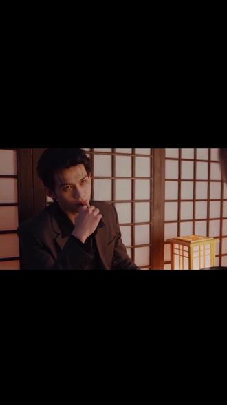 后面和游书朗在一起后樊霄为什么总爱吃书朗前男友的醋么?因为他非常在意,最初的时候游书朗说过很爱臻臻