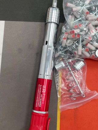 迷你红刚打钉器,可以水电安装,固定安转,钢板铁板,混泥土水泥墙都可以固定,所有口经7.3的钉子都可以用,放心入#迷你打钉器