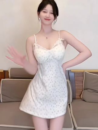 #好身材 #舞蹈艺术 #小众穿搭 #白色连衣裙