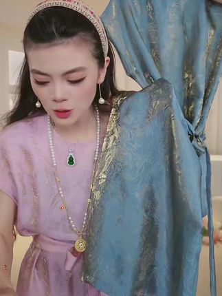 #千屿sheila 玉玲珑金丝连衣裙,高贵优雅气质又大方#显瘦穿搭 #高级感穿搭 #连衣裙#跟电子闺蜜晒红人秋日穿搭