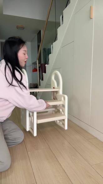 终于蹲到#曼龙 #扶手凳 的活动!!可以伸缩、抽拉,三层变两层太实用了!直接一步到位!#收纳楼梯 #爬架 #踩脚凳