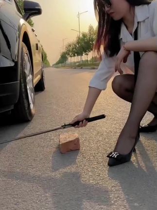 彈簧甩棍防身武器实心甩棒自动甩棍伸縮三節車載工具便携打狗用品#防身棍 #甩棍 #三节棍 #合法的防身装备推荐 #防身利器