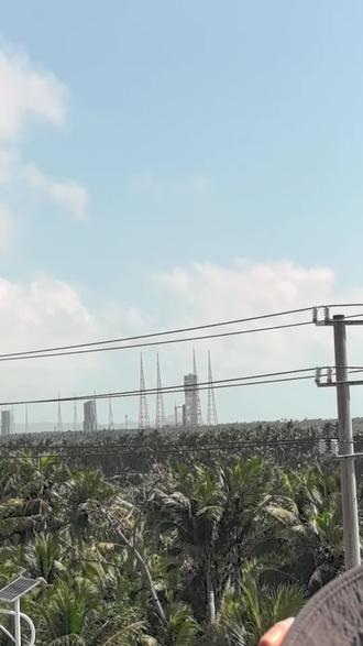 #长征十号甲 #梦舟一号 #领航者 见证2月11日海南文昌长征十号甲运载火箭搭载梦舟一号载人飞船首次试飞试验任务成功,为我国2030年载人登月计划奠定了坚实的基础。
于高山之巅,方见大河奔涌,
于群峰之上,更觉长风浩荡,
逐梦星河,步履不停,中国航天再启新程,奔赴更远深空,祝愿祖国繁荣昌盛!🇨🇳