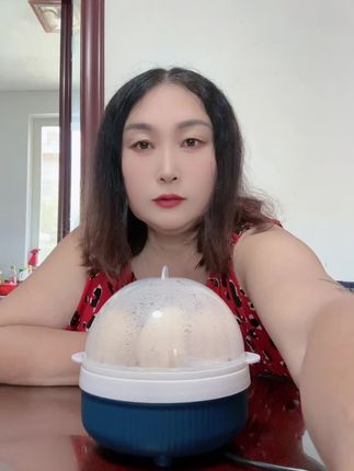这个煮鸡蛋神器太牛啦又方便,我太喜欢啦,又把我这个老顽童当玩具耍了,真的是方便便宜实惠又实用👍✌️