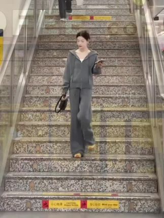 慢跑套装女2025年秋季上衣休闲裤两件套宽松显瘦慵懒感时髦穿搭#休闲套装 #宽松有范 #时髦穿搭