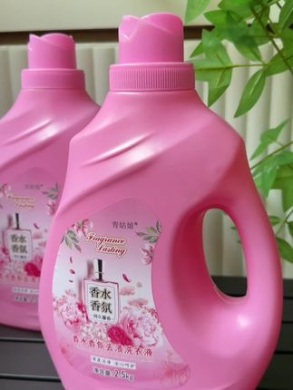这款青姑娘#洗衣液  真的太好用了,不仅衣服洗的干净还持久留香#好物推荐