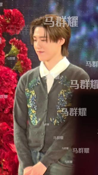 企鹅们都好喜欢逗这个林妞妞🤏
#bkpp #kinkrit #ppkritt #billkin #pp重庆见面会