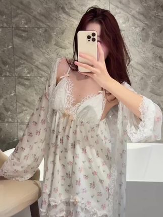 一晃又一秋,有人再见,有人再也不见 #新衣服可以治愈各种不开心 #甜美风穿搭 #随便拍一拍 #睡裙家居服 #蕾丝网纱