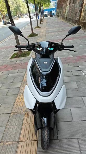 #郴州#郴州同城#二手电动车 极核AE4SE,今年10月7号购买,公里数1000,72伏35安电池。