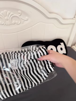 巨高品巨百搭的条纹小卫裤,全部尺码都是九块九啊,质量拿到手我都惊呆了#高品质童装 #百搭裤子 #条纹控 #面料柔软舒适