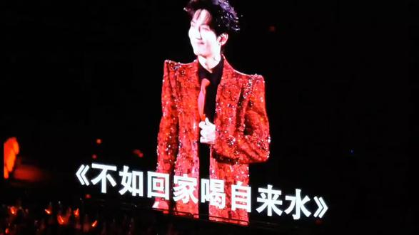 阳光呐多明媚 而我在烂泥堆!
像泉水一样没有开关的自来水!!!
#陈楚生#荒芜之境