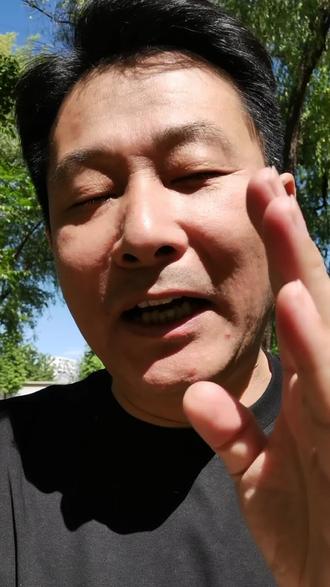 身价几百亿的于东来大老板,竟然骑上了单车 @比亚迪王朝 #中大型轿车进入闪充时代