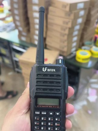 北峰BF-S5plus对讲机手动调频超长待机 USB充电 终身保修