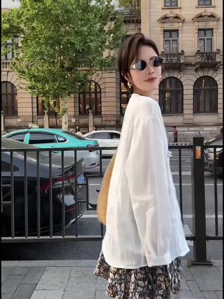 秋季套装女2025新款韩系设计感时尚衬衫搭复古高腰碎花短裙两件套#无限回购的宝藏单品 #今日穿搭 #辣妹穿搭大赏 #高级感穿搭 #衬衫穿搭