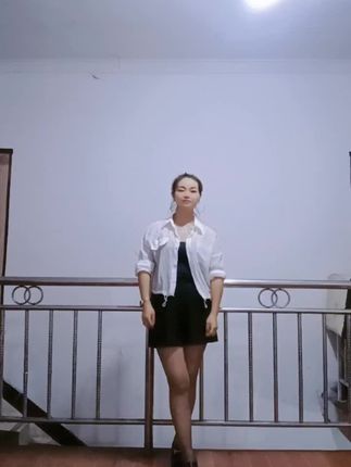 抖个们准备睡觉了 明天继续搬砖 为了生活 必须......展开