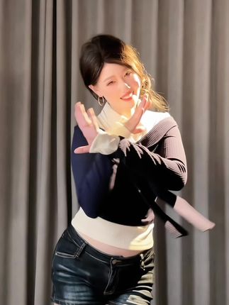 谁懂脑门大细软塌想逆袭美女的无助感......#tiramisu编舞 #为什么晚上总是有星星 #卡点舞 #变装 #抖音舞蹈潮流地图 @DOU+小助手 @抖音小助手 @抖音创作小助手