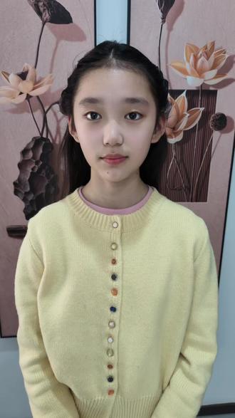 五年级下册古诗背诵十首:
《从军行》《秋夜将晓出篱门迎凉有感》《游子吟》
《鸟鸣涧》 《凉州词 》 《黄鹤楼送孟浩然之广陵》
《如梦令》 《夜雨寄北》《房兵曹胡马》《爱莲说》