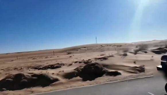 知道的是ss围堵,不知道的还以为沙漠追杀🥲🥲(抵制ss)
#desire4#李沛恩#江衡#黄星#邱鼎杰