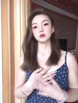 给点流量呀😭😭