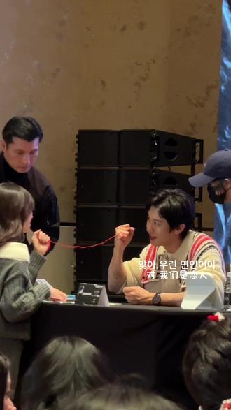 见面 是少女时代新添的扉页 0206#EXO上海签售 呜呜呜这次准备实在太不充分 刚考完试第二天就来了 而且还是喜欢他十年第一次见面 非常紧张…本来就不太会韩语 还有容貌焦虑 结果一上台就紧张的说不出话只会说内…这次真的有好多遗憾 但是灿烈线下看真的很帅!帅到我对视一眼就害羞…期待下一次见面🥰#朴灿烈 #EXO #签售 #韩娱