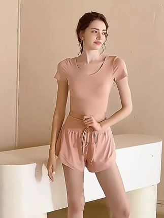 Alo 瑜伽服女新款带胸垫短袖运动健身普拉提训练服女上衣美背 #瑜伽服#健身上衣#短袖T恤 #美背上衣 #时尚女装