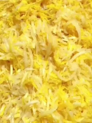 东北大缸酸菜认准咱!#舌尖上的抖音#丰收的 味道在抖音 全是鲜嫩心菜,无老梗烂叶,有嚼 劲不费牙,炖大骨头香到上头,这才是正宗酸菜味!#东北大缸酸菜#舌尖上美味 #酸菜