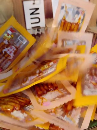 #生活服务热点中心 #辣条 #追剧小零食 #开袋即食 #零食推荐