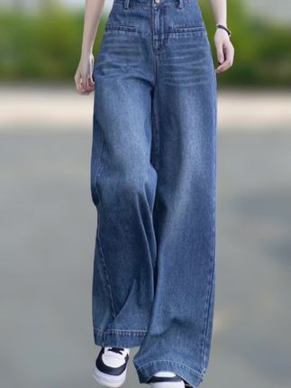 2025夏款时尚高级感牛仔裤,显瘦又显格调!高腰剪裁精准贴合腰腹,轻松藏住小肚腩,视觉拉腿显高超明显。宽松直筒阔腿版型,不挑腿型,O型腿、肌肉腿都能完美包容,走动无束缚。   精选夏季薄款牛仔布,透气不闷汗,垂坠挺括不易贴腿。设计感口袋是亮点,打破简约单调,细节处凸显精致。无多余繁杂装饰,经典又百搭,可搭吊带、T恤、小衬衫。   基础白、浅牛仔蓝等清爽色,通勤、逛街、约会都能穿,轻松搭出慵懒高级感,夏季衣柜必备单品!#百搭神裤 #显瘦显高 #阔腿裤#直筒裤#谁穿谁好看@抖加🔥上热门🔥dou+🔥热点宝