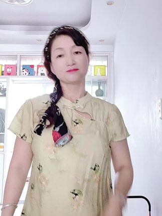 #你也偷偷的望这我#《红山果》#手势舞#🌹🌹🌹