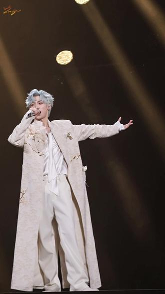 有人疼才显得多么出众,我们朋朋会收到很多很多的爱
25/12/19|南京|小鱼的第一场演唱会|天后
#梓渝 #梓渝演唱会 #游点意思 #关尔月 #zy