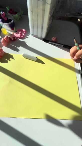 今天画画啦!#画画手绘 #桌面打卡手工 #原创视频 #想画就画 #爱画画的小朋友