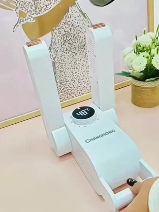 家里有了这个烘鞋器,再也不怕鞋子洗了干不了,冬天用它烘烘袜子,手套也都不错#烘鞋器 #快速烘干鞋子小技巧 #生活好帮手 #家居好物 #小东西大用处