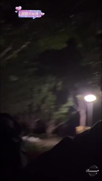 求你們看一眼孫政跟呂思瞳的520直播😭
嗑死我了🥵🥵🥰🥰
孫政:我沒過過520
孫政:
我們那(新加坡)只慶祝情人節,就2/14
還是孫政:
突然掏出LV香水送老婆 慶祝520😍
(疑似是瞳瞳之前跟他聊過的)
太會了吧😍😍😍😍
#政瞳 #孙政 #吕思瞳