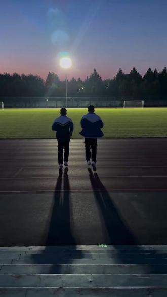 #AI人物和解故事 #抖音ai创作 #水姐 #看海老师