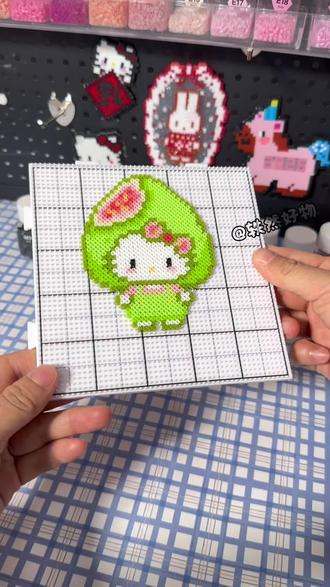 52*52拼豆板 52*52拼豆板,长钉底板设计,拼豆不易散,自带网格和画线,省去反复对位的烦恼,省时又省心#拼豆 #拼豆板 #长钉豆板 #拼豆豆 #拼豆日常