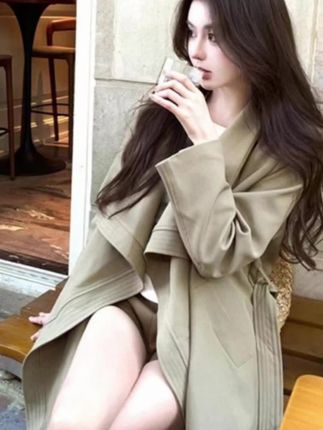 卡其色大翻领风衣女春秋季高级垂坠感系带不规则英伦大衣外套短款