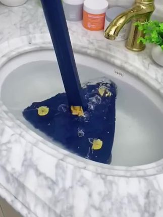 打扫高处卫生用这个免手洗三角拖把,360度旋转设计,自动拧水,结实耐用,清理也方便。 #三角拖把 #伸缩拖把 #免手洗拖把 #大扫除神器 #家务好帮手