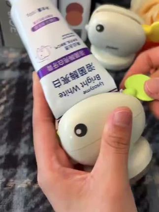 #好物推荐 告别繁琐,挤牙膏神器让你秒速搞定!👏