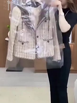 时尚小香风短外套女今年新款洋气质百搭显瘦连帽休闲格子上衣#早秋贵气感穿搭#早秋姐感穿搭气质顶满#早秋冷冽又随性的气质穿搭 #小个子秋冬穿搭 #早秋高智感职场穿搭