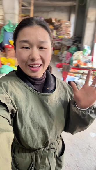 #记录真实生活 #万安#再生资源 #废品站
春归万物生,循环又一程。
废品回收♻️找梅子~