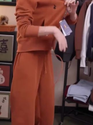 秋季新品休闲潮美显瘦连帽拉链衫阔腿裤女士套装#时尚套装#气质拉链衫#洋气连帽外套#显瘦阔腿裤#休闲套装